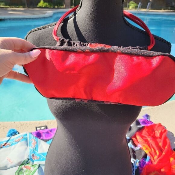 Victoria Secret small red and black floral purse - Picture 3 of 6